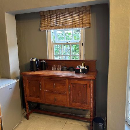 Battiss Guest House Претория Экстерьер фото