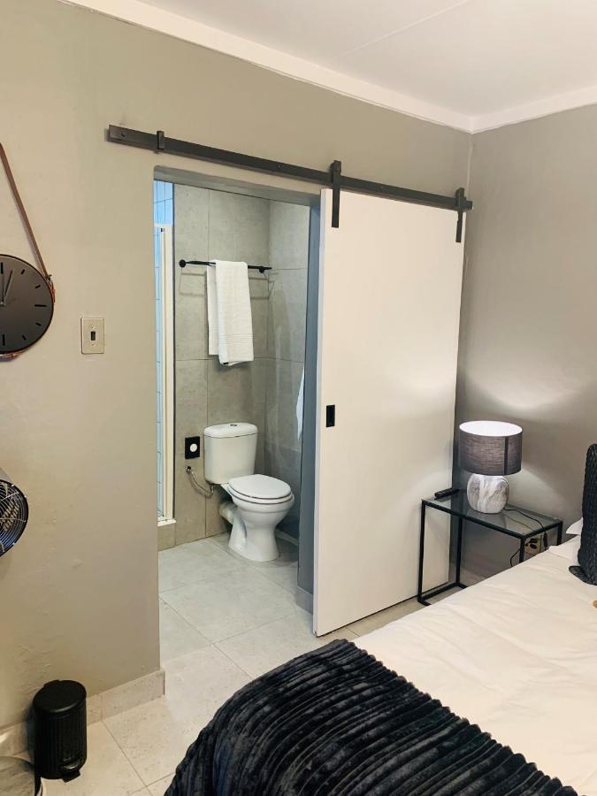 Battiss Guest House Претория Экстерьер фото